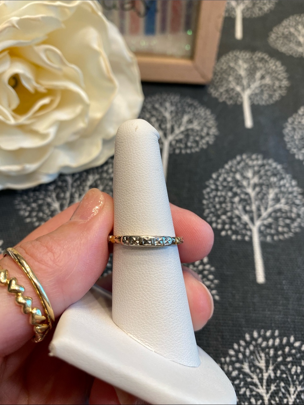 FINAL PRICE DROP‼️Floral Tri-Color Gold Ring - Picture 10 of 16